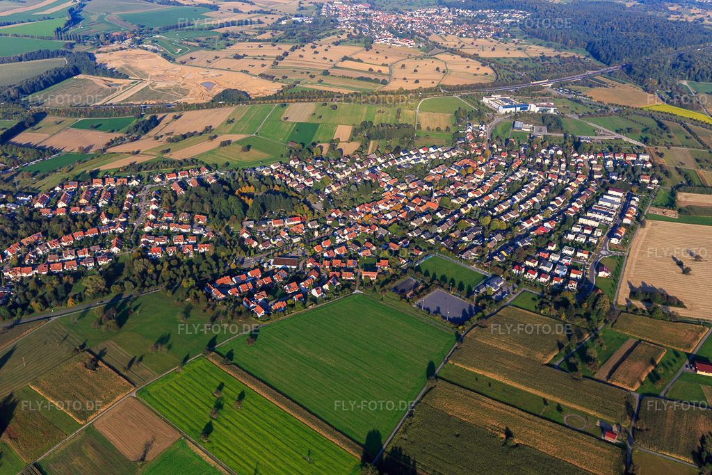 Luftbild: Ortsansicht von Südwesten mit Sportplätzen des TSV Palmbach im Ortsteil Palmbach in Karlsruhe im Bundesland Baden-Württemberg in Deutschland. Foto: IMG_103605.jpg vom 23.09.2017 durch Werner Riehm/FLY-FOTO.de