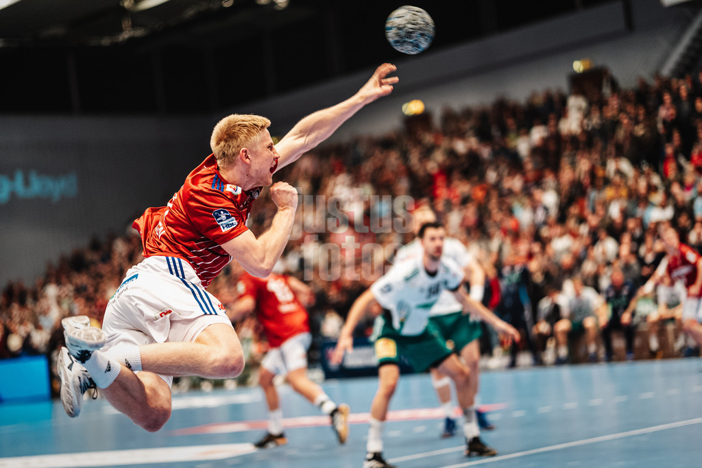 Handball | Männer | Saison 2024/2025 | DAIKIN Handball-Bundesliga | 8. Spieltag || Handball Sport Verein Hamburg vs. TSV Hannover-Burgdorf | 24.10.2024 | Frederik Andersen (#21, Handball Sport Verein Hamburg) mit einem Wurf aufs Tor