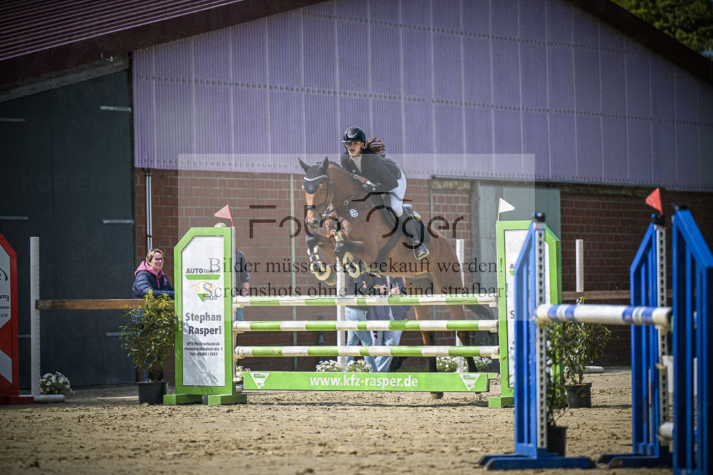 DOS_8025 | Entdecke hochwertige Reitturnierfotos von Foto Oger. Professionell, emotional und authentisch – jetzt Lieblingsmomente im Shop bestellen.Deutschlandweite Turnierfotografie. - Realisiert mit Pictrs.com