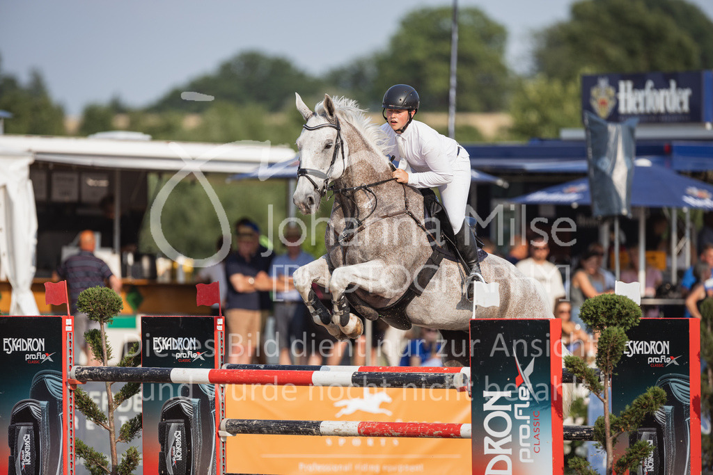 230624_PfSpTa_GroßerPreis-248 | Deine schönsten Turniermomente als professionelle Fotos! Entdecke hochwertige Pferdesport-Fotografie im Online-Shop. Jetzt Fotos finden & bestellen!