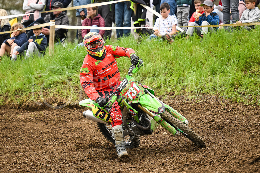 Motocross Schlatt bei Winterthur - 30. April 2023 | #731 Roth Beat aus Grenchen (CH) auf Kawasaki in der Kategorie Senioren am Motocross Schlatt bei Winterthur, 30. April 2023. 
Instagram: @mx_schlatt | @mc_wila | @sam_schweiz
Bild: Sportfotografie Markus Aeschimann | www.markus-aeschimann.ch - Realisiert mit Pictrs.com