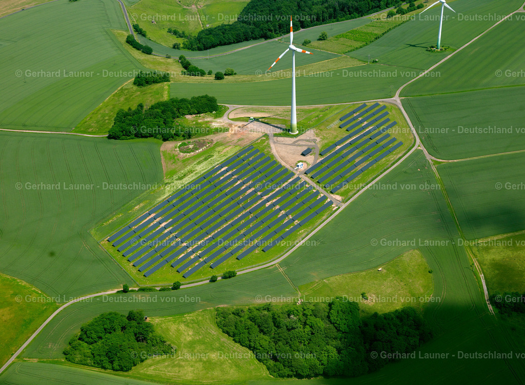 2822206 | Windkrafträder und Solarpark, Schneeberger Hof