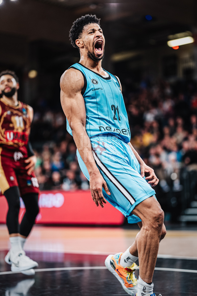 Basketball | Männer | Saison 2024/2025 | BKT EuroCup | Veolia Towers Hamburg vs. Umana Reyer Venice | 08.01.2025 | Jordan Barnett (#21, Veolia Towers Hamburg) jubelt