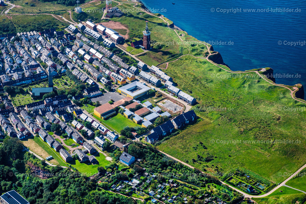 Helgoland_Oberland_ELS_7695280824 | HELGOLAND 28.08.2024 Ortsansicht an der Meeres-Küste " Oberland " in Helgoland im Bundesland Schleswig-Holstein, Deutschland. Weiterführende Informationen bei: Helgoland Tourismus-Service. // Townscape on the seacoast " Oberland " in Helgoland in the state Schleswig-Holstein, Germany. Further information at: Helgoland Tourismus-Service. Foto: Martin Elsen