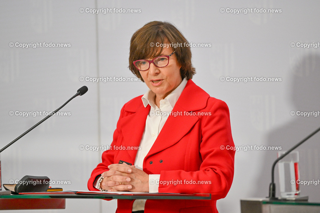 Kick-off-Veranstaltung der Gruendungspraesidentin_ IDSA_ 07.07.2023-14 | 07.07.2023, Landhaus Linz AUT, Kick-off-Veranstaltung der Gruendungspraesidentin, IDSA, im Bild Claudia von der Linden (Vorsitzende des Institute of Digital Sciences Austria (IDSA) Gruendungskonvents)