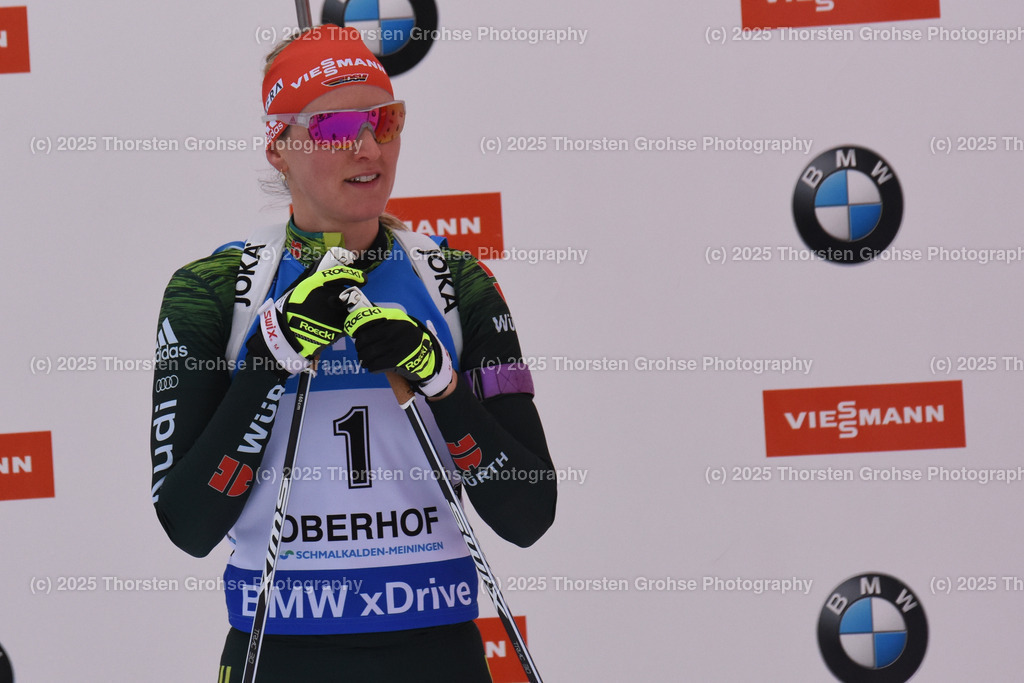 IBU WC Biathlon Oberhof 2018 | Herrmann Denise (GER) beim Start; IBU WC Biathlon Oberhof 2018, 7.5 km Sprint Frauen am 04.01.2018 in der DKB Ski Arena in Oberhof, (Deutschland), - Realisiert mit Pictrs.com