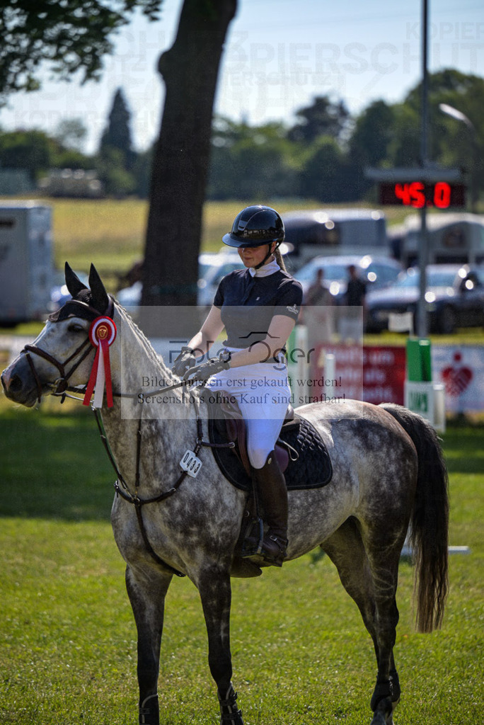 Reitturnier Voxtrup | Entdecke hochwertige Reitturnierfotos von Foto Oger. Professionell, emotional und authentisch – jetzt Lieblingsmomente im Shop bestellen.Deutschlandweite Turnierfotografie. - Realisiert mit Pictrs.com