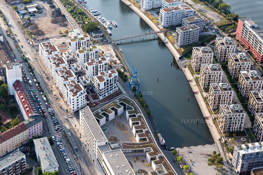 Luftbild: Hafeninsel im Ortsteil Hafen in Offenbach im Bundesland Hessen in Deutschland. Foto: IMG_117553.jpg vom 10.09.2019 durch Werner Riehm/FLY-FOTO.de