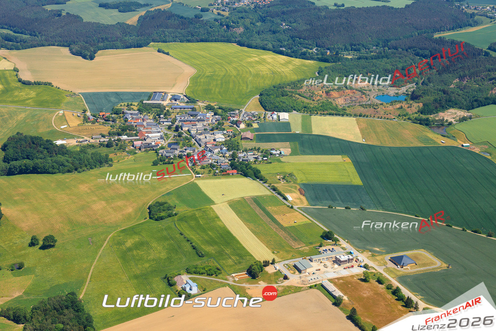 Die Luftaufnahme Doertendorf - Zeulenroda Triebes wurde vom UL-Flugzeug (keine Drohne) aus fotografiert.Hohe Druck- Auflösung-die Geschenkidee!