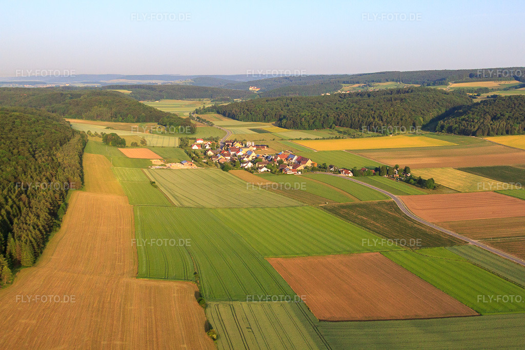 Luftbild: Dorfansicht aus Nordosten im Ortsteil Schlechtenfeld in Ehingen im Bundesland Baden-Württemberg in Deutschland. Foto: IMG_67597.jpg vom 09.06.2014 durch Werner Riehm/FLY-FOTO.de