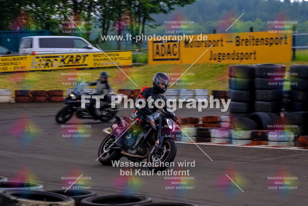 OBK-5264 | Hier findet Ihr Bilder von Touristenfahrten auf der Nürburgring Nordschleife oder von anderen Veranstaltungen die ich besucht habe. Viel Spass beim Durch Schauen 