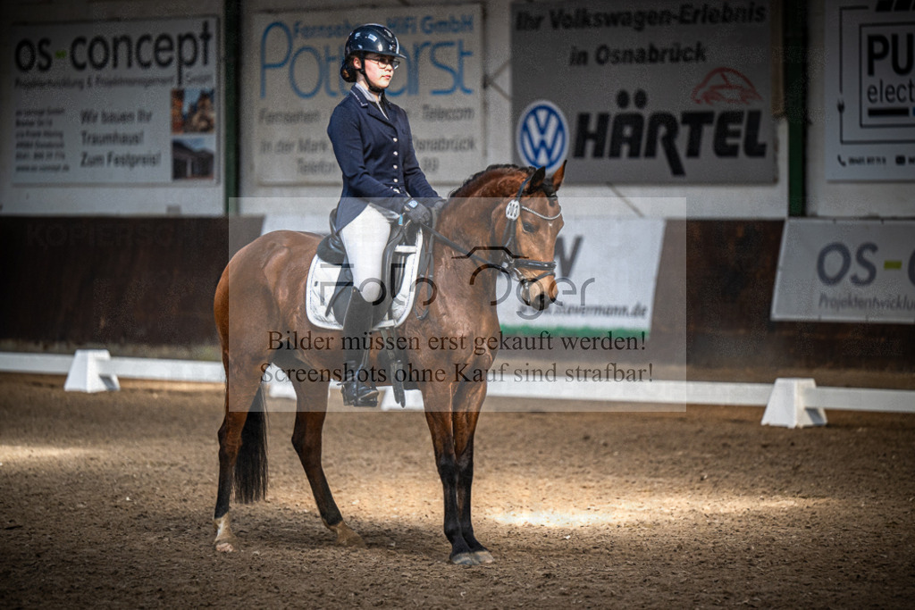 DOS_1106 | Entdecke hochwertige Reitturnierfotos von Foto Oger. Professionell, emotional und authentisch – jetzt Lieblingsmomente im Shop bestellen.Deutschlandweite Turnierfotografie. - Realisiert mit Pictrs.com