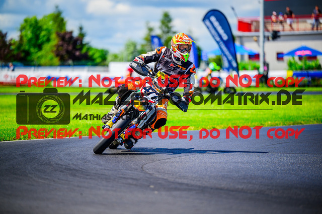 MaZZes_FotoMatrix_240713_6021986_6451 | UE40