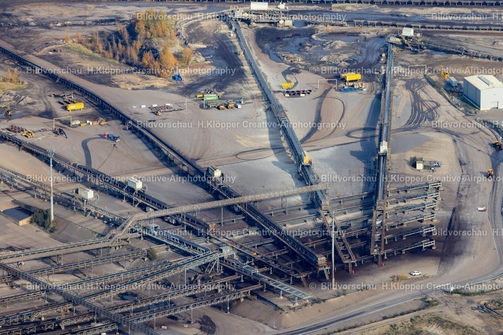 Luftbild Inden-7139 | Luftbildfotografie Förderbänder und Transportband- Logistikstrecken im Gelände und Abraum- Flächen des Steinkohle - Tagebau der RWE AG in Inden/Altdorf im Bundesland Nordrhein-Westfalen. - Realisiert mit Pictrs.com