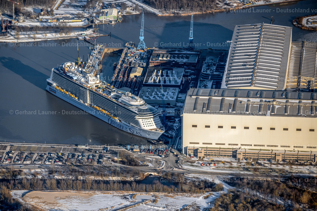 4044024 | PAPENBURG 13.02.2021 Winterlich schneebedeckte Werftgelände der Meyer Werft in Papenburg im Bundesland Niedersachsen, Deutschland. Weiterführende Informationen bei: MEYER WERFT GmbH &amp; Co. KG. // Wintry snowy shipyard - site of the Meyer Werft in Papenburg in the state Lower Saxony, Germany. Further information at: MEYER WERFT GmbH &amp; Co. KG. Foto: Gerhard Launer