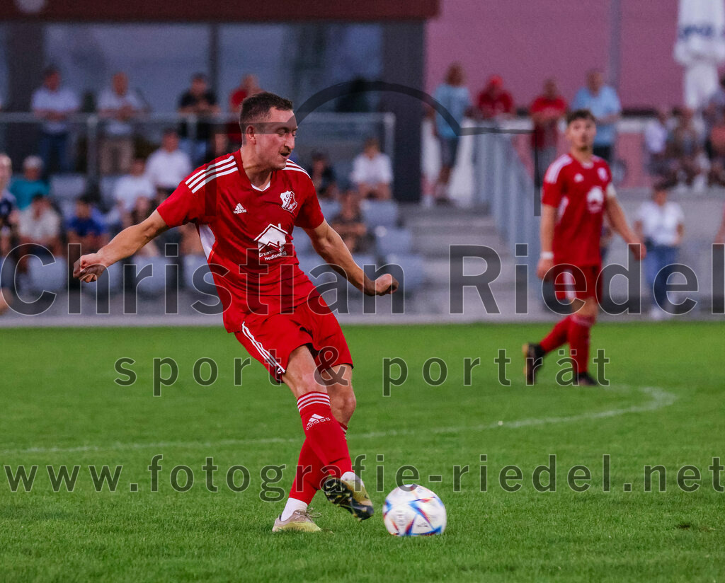 2023-08-22_048_FC_Finsing_gegen_SC_Moosen-Vils | Finsing, Deutschland, 22.08.2023:
Fußball, Kreisliga 2023 / 2024, 5. Spieltag, FC Finsing gegen SC Moosen/Vils, Endergebnis: 5:0

Kilian Schmitt (FC Finsing, #8)

Foto: Christian Riedel / fotografie-riedel.net