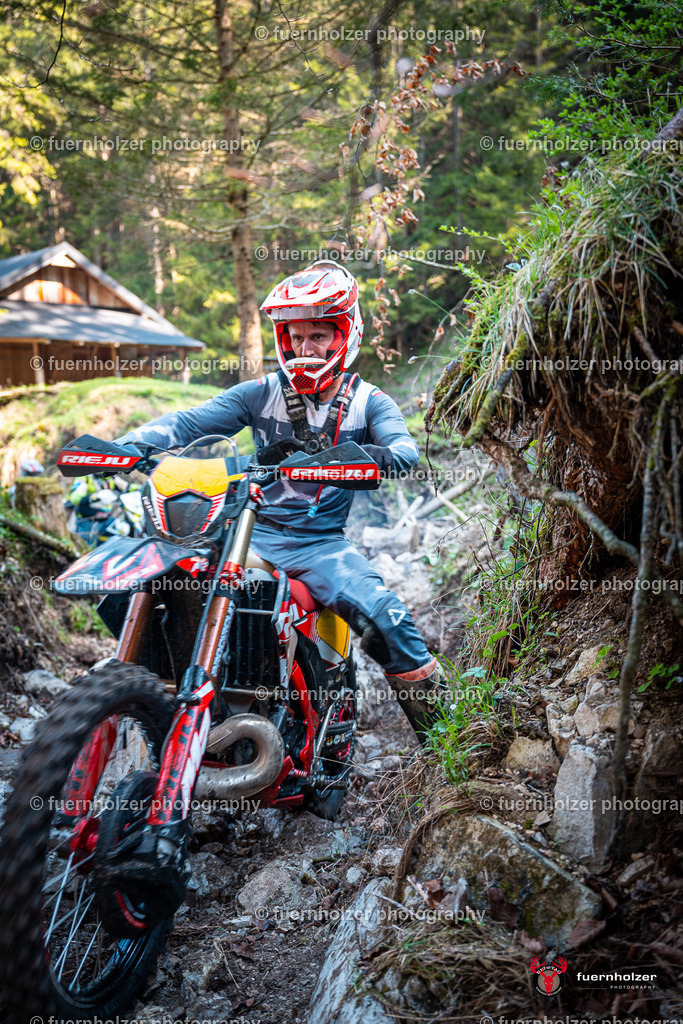 fuernholzer_250501-C1-242 | Fotografische Impressionen von der Red Stag Enduro Extreme by fuernholzer-photography.com. Endurosport in Österreich fotografisch festgehalten von fuernholzer. Auftragsfotografie für Private, Gewerbefotos und Industriefotografie. Eventfotografie, Sportfotografie und Motorsportfotografie. Anbieter von Fotoworkshops, Fototraining, fotografischen Vorträgen und Fotoseminaren.