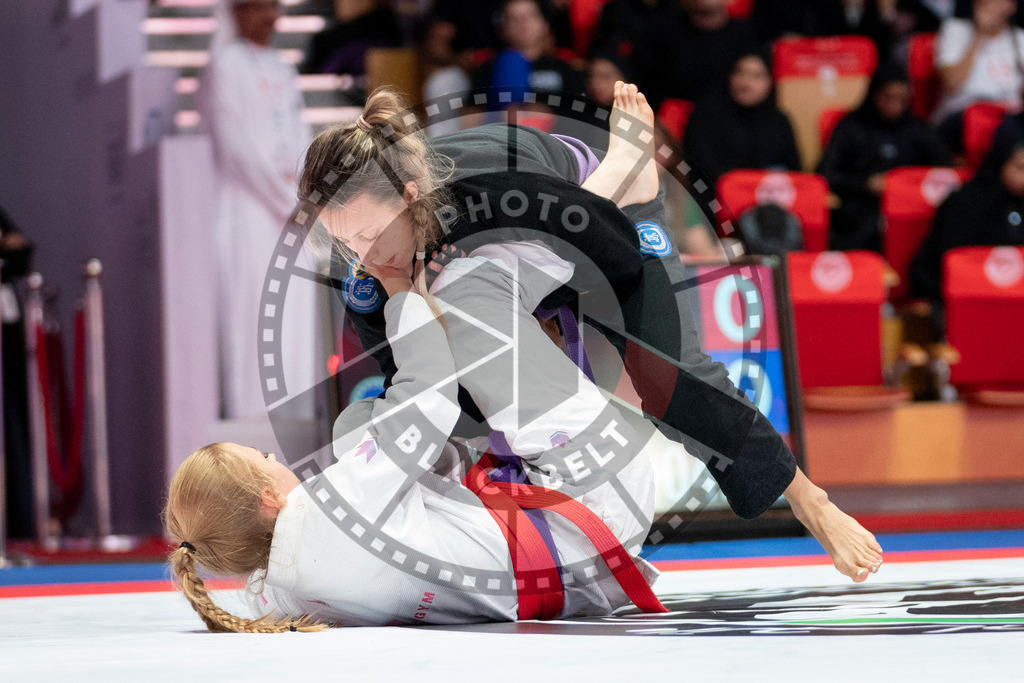 20231109PBB6243 | Fighters compete during the AJP World Professional Championship in the Mubadala Arena in Abu Dhabi, Arab United Emirates, on November 9, 2023.