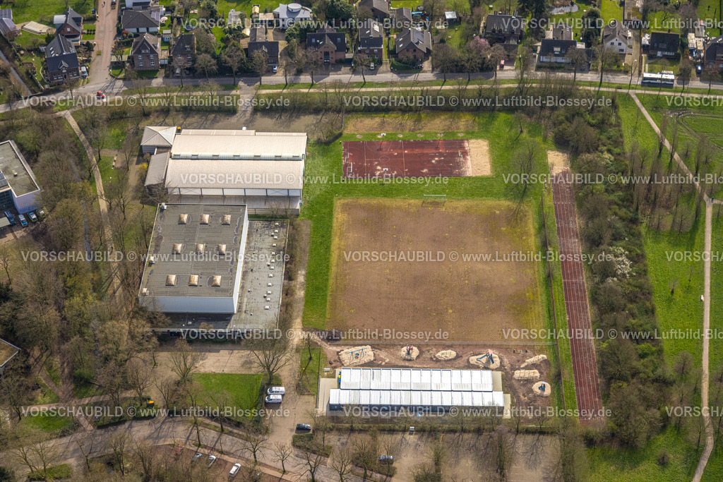 Voerde240309269 | Luftbild, Christliches Jugenddorfwerk Deutschland CJD Interims-Kita an der Allee Kindertagesstätte und neuer Spielplatz, Sportanlage Schulzentrum Voerde-Süd und Dreifach-Sporthalle, Voerde, Nordrhein-Westfalen, Deutschland