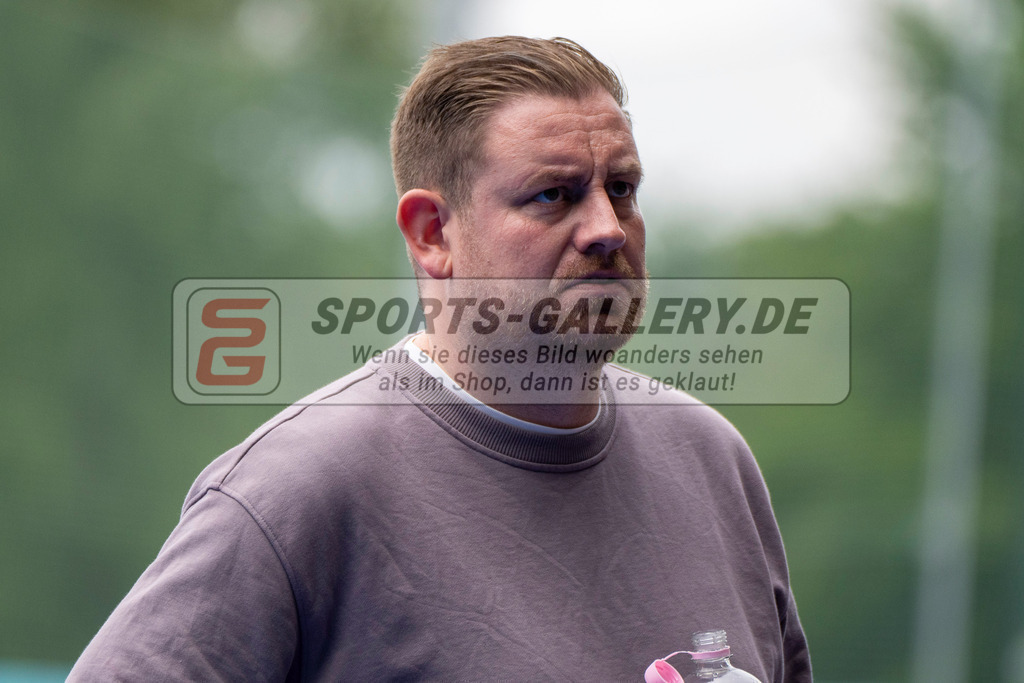 Final4_20250601-1143-HK108339 | Krefeld, Deutschland, 01.06.2025:  Feldhockey Final4 2025 – „Deutsche Feldhockey-Meisterschaften 2025“ Harvestehuder HTC - Düsseldorfer HC (Finale Damen) im Gerd-Wellen-Hockeyanlage am 01.06.2025 in Krefeld, Deutschland. (Foto von Kramhöller/Fehrmann/Kaste)Krefeld, Germany, 01.06.2025: Feldhockey Final4 2025 – „Deutsche Feldhockey-Meisterschaften 2025“ Harvestehuder HTC - Düsseldorfer HC (Finale Damen) in Gerd-Wellen-Hockeyanlage at 01.06.2025 in Krefeld, Deutschland. (Foto from Kramhöller/Fehrmann/Kaste)