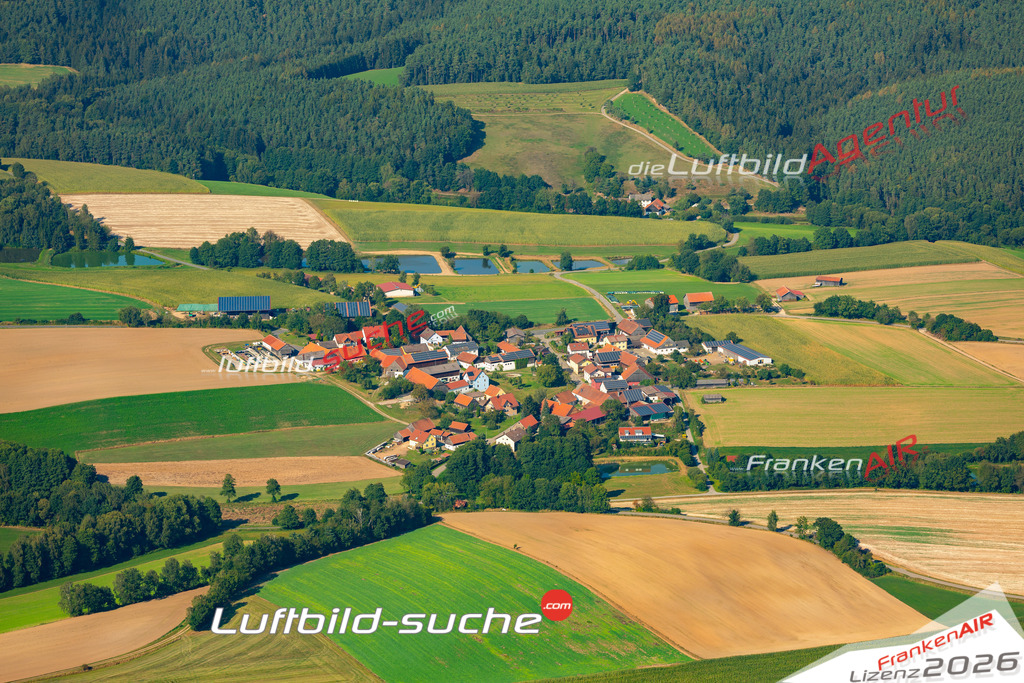 Das Luftbild zeigt : Wolfsbach Schmidgaden - Die Luftaufnahme wurde 2024 vom UL-Flugzeug aus erstellt ( keine Drohne ) - Hochauflösende Luftaufnahme - Für grossformatige Ausdrucke geeignet. Die Geschenkidee !Mit Lizenz und Bildrechte bestellbar