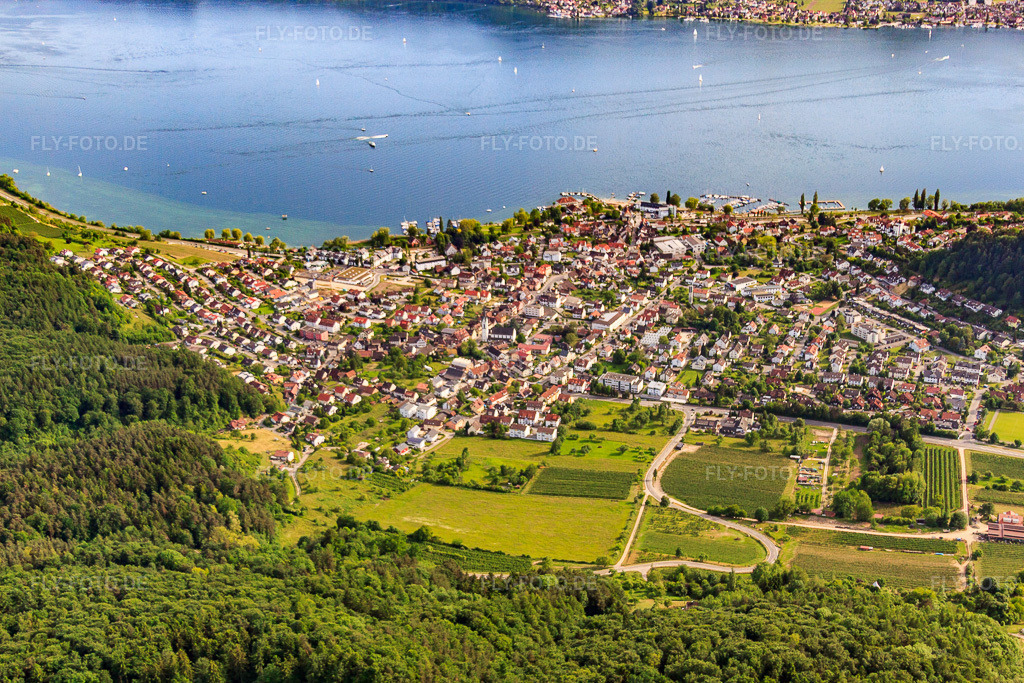 Luftbild: Stadtansicht am Bodenseeufer aus Norden im Ortsteil Ludwigshafen in Bodman-Ludwigshafen im Bundesland Baden-Württemberg in Deutschland. Foto: IMG_57457.jpg vom 08.06.2013 durch Werner Riehm/FLY-FOTO.deAuflösung des Originals: 4752 x 3168 px