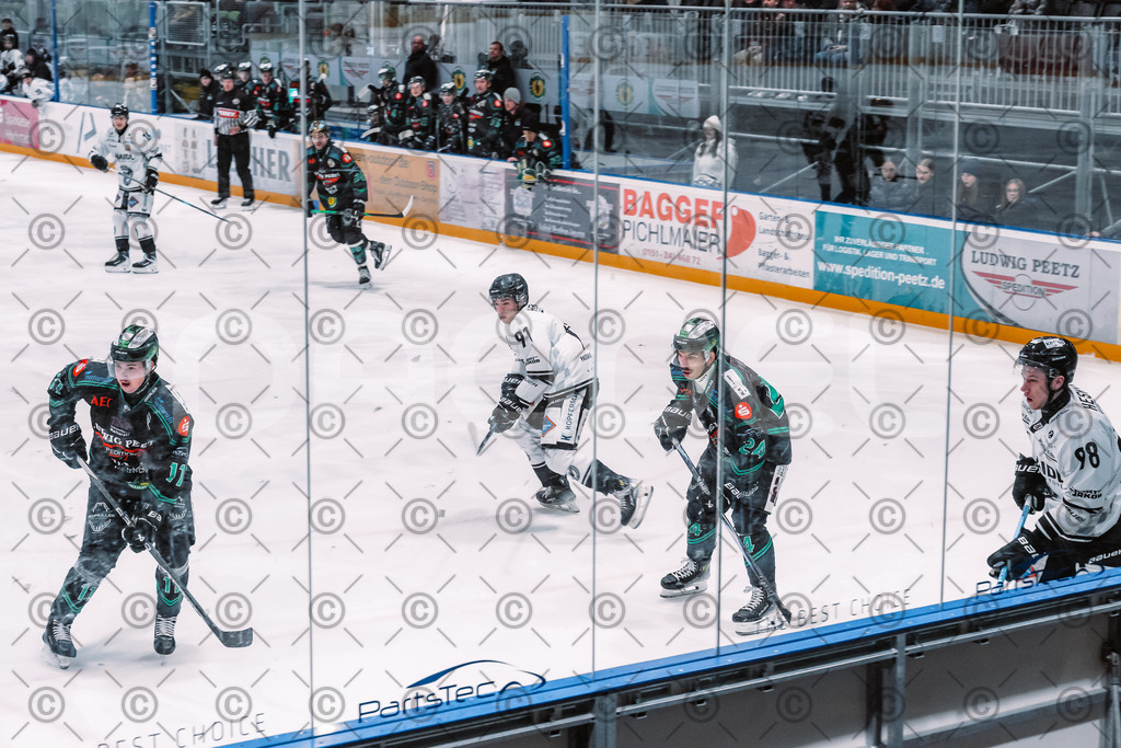 Alligators_vs_Passau_03_12_2025-20 | Höchstadt Alligators Fotogalerie: Eishockey-Action aus Franken. Professionelle Spielfotos, Portraits & Stadionbilder zum Download. Jetzt entdecken! - Realisiert mit Pictrs.com