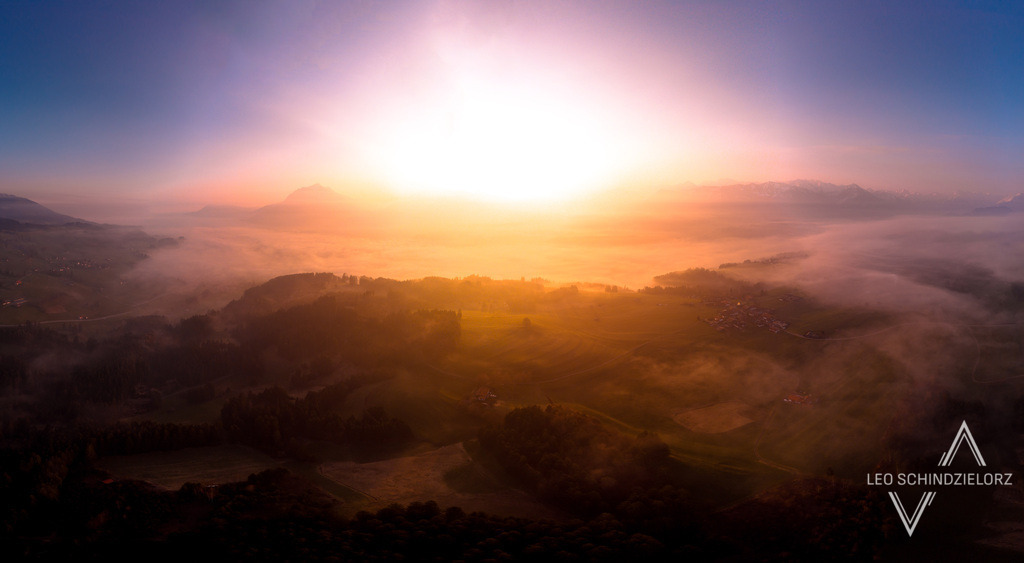 Fotografie_Leo_Schindzielorz_DE_Fruehling_Allgaeu_Alpen_Wittelsbacher_Hoehe_20210423_DJI_0001-Pano_org Kopie 2 | Atmosphärische Landschaftsbilder & Drohnenaufnahmen aus dem Allgäu, Tirol, Südtirol & der Schweiz – ideal für Leinwanddrucke & zur stilvollen Raumgestaltung. - Realisiert mit Pictrs.com