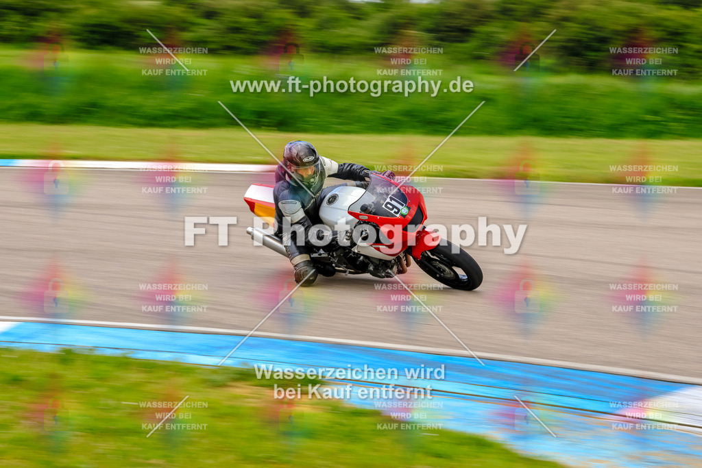 MotoTeam-9576 | Hier findet Ihr Bilder von Touristenfahrten auf der Nürburgring Nordschleife oder von anderen Veranstaltungen die ich besucht habe. Viel Spass beim Durch Schauen 