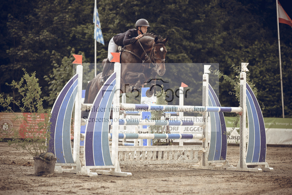 20240530-DOS_2910 | Entdecke hochwertige Reitturnierfotos von Foto Oger. Professionell, emotional und authentisch – jetzt Lieblingsmomente im Shop bestellen.Deutschlandweite Turnierfotografie. - Realisiert mit Pictrs.com
