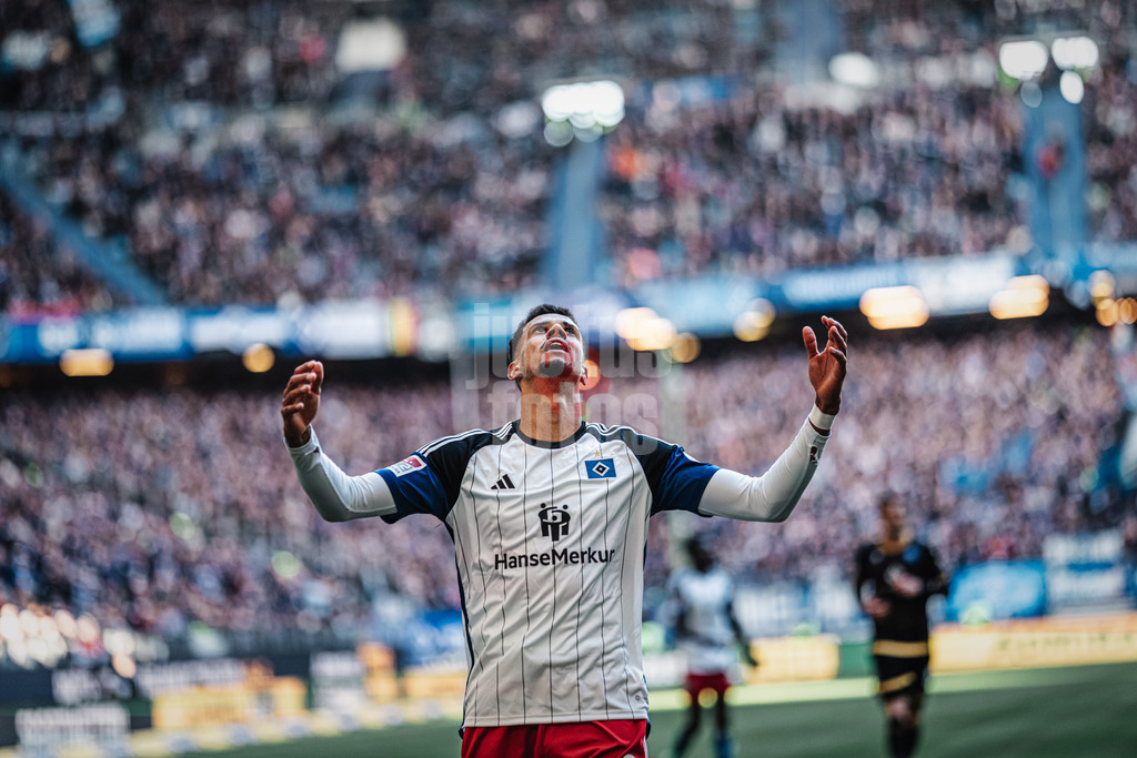 Fußball | Männer | Saison 2023/2024 | 2. Fußball-Bundesliga | 19. Spieltag | Hamburger SV vs. Karlsruher SC | 28.01.2024 | Robert Glatzel (#9, HSV) ärgert sich