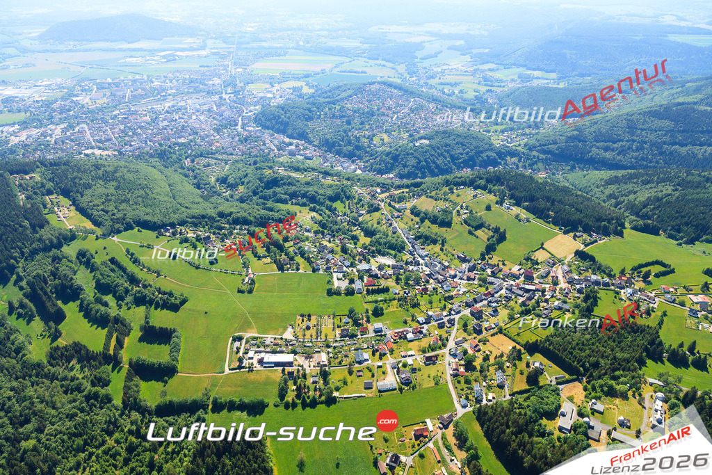 Die Luftaufnahme der Stadt Sonneberg wurde vom UL-Flugzeug heraus erstellt ( keine Drohne )- hohe Auflösung für beste Qualität