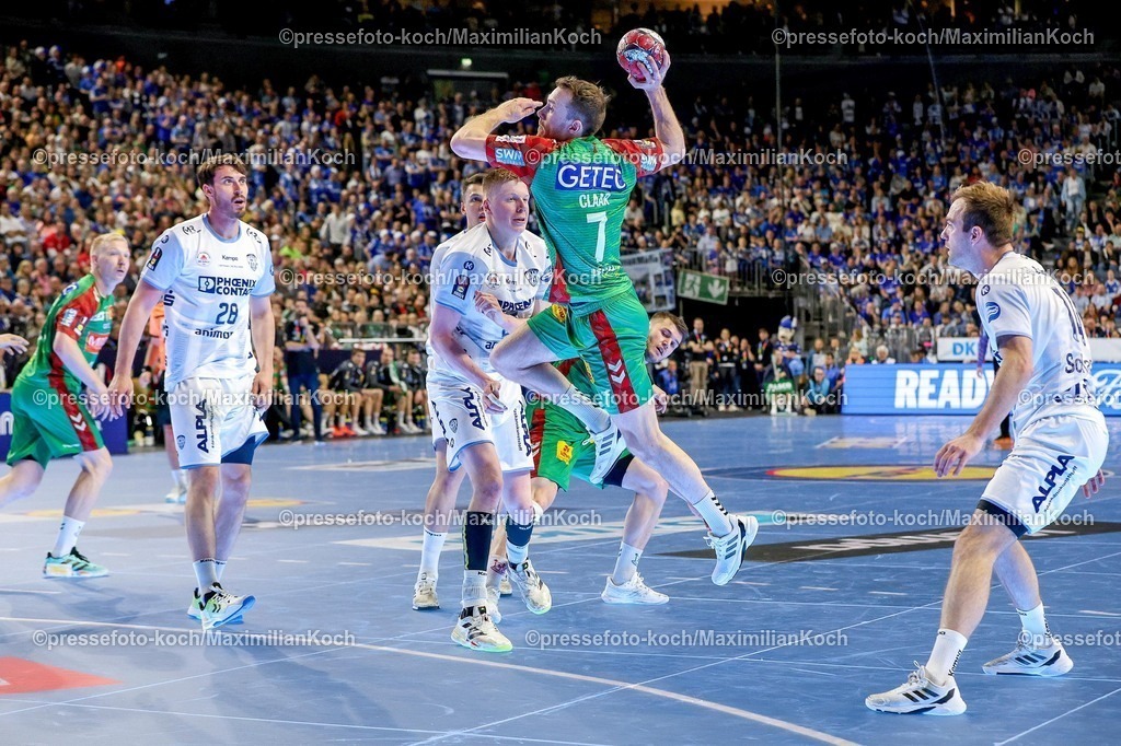 xSSCx19042601036 | 19.04.2026, xsscx, Handball, DHB-Pokal Lidl Final4, Spiel um Platz 3, TBV Lemgo-Lippe - SC Magdeburg, Saison 2025 / 2026 Herren, Lanxess Arena, Köln: Felix Claar (SC Magdeburg #07) beim Wurf Photo: xSandraxScherningxPressefotoKochx