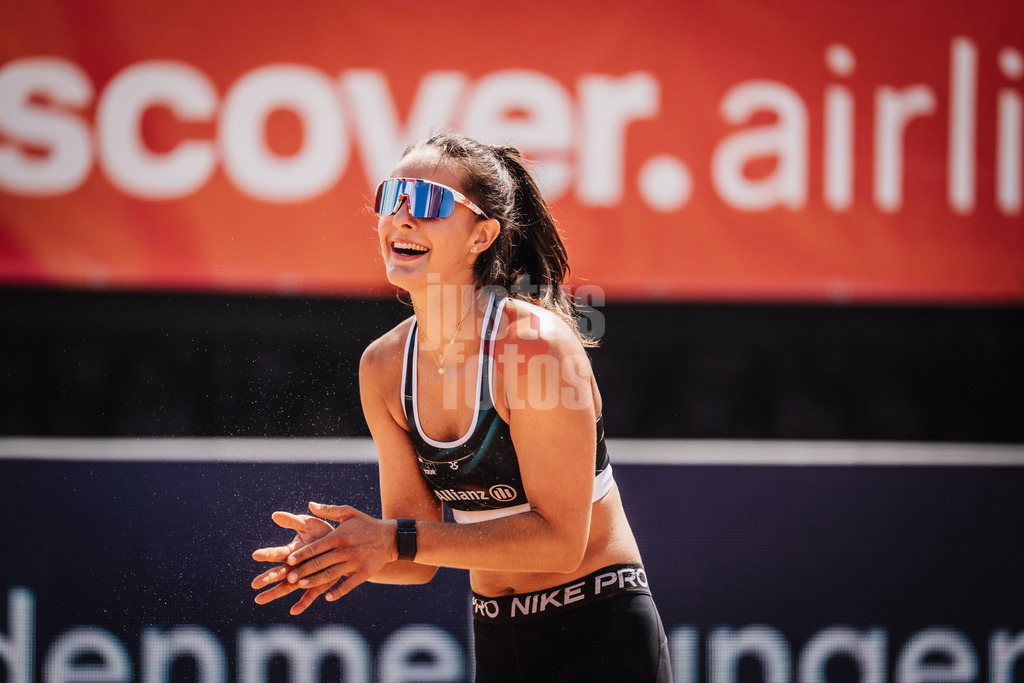 Beachvolleyball | Frauen | Allianz German Beach Tour 2025 | Tourstop München | 10.07.2025 | Sophia Neuss freut sich