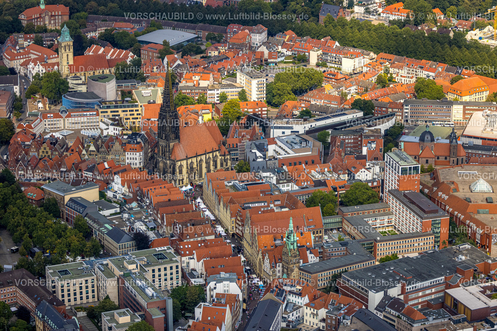 Muenster230880191 | Luftbild, Altstadt Stadtfest "Münster mittendrin" am Prinzipalmarkt, vom historischen Rathaus und Stadthausturm bis zur kath. Kirche St. Lamberti, Josef, Münster, Münsterland, Nordrhein-Westfalen, Deutschland