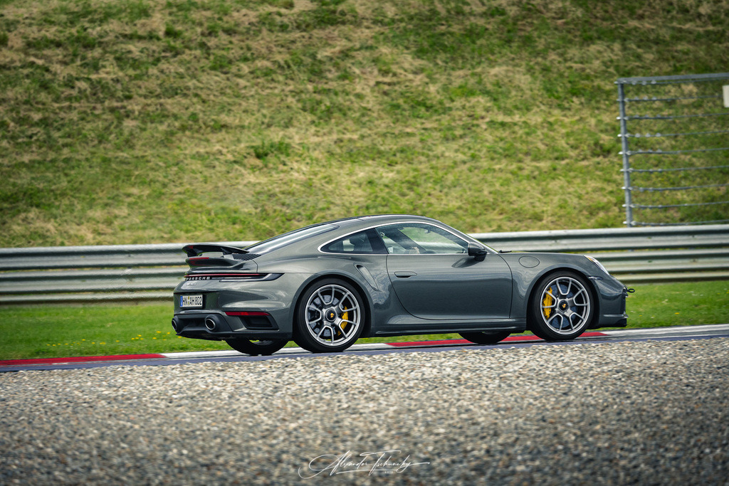 R6PZ1813 _Alexander Tschuncky | Entdecken Sie die faszinierende Welt von Alexander Tschuncky Arts: Kreative Fotografie, atemberaubende Automobilkunst und hochwertiger Bilderdruck. Lassen Sie sich inspirieren! - Realisiert mit Pictrs.com