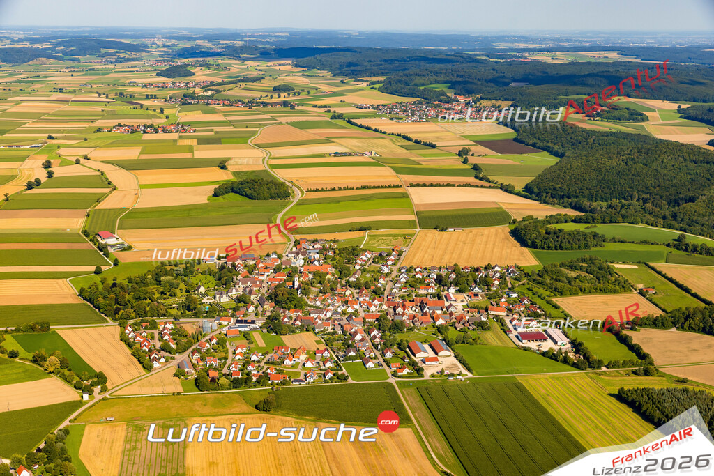 Luftaufnahme von  Hohenaltheim - Die Luftaufnahme wurde 2025 vom UL-Flugzeug heraus erstellt ( keine Drohne ) - Hochauflösende Luftaufnahme - für professionelle Ausdrucke geeignet. Die Geschenkidee !Mit Lizenz und Bildrechte bestellbar