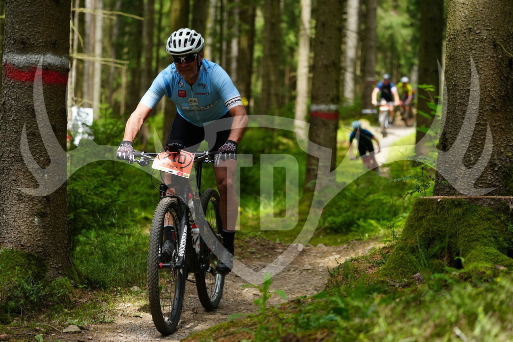 FC100332 | Fotogalerie der Treibjagd im Dunkelwald - Dein MTB Etappenrennen im Erzgebirge - Realisiert mit Pictrs.com