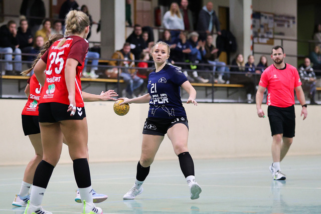 Handball I Damen I Saison 2025-2026 I Verbandsliga Süd I HSG Kalkberg 06 - MTV Dänischenhagen I 14.12.2025.133 | Jette Kaack (21, HSG Kalkberg 06) - Realisiert mit Pictrs.com