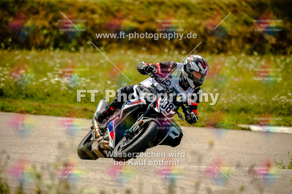 Chambley Juli-2969 | Hier findet Ihr Bilder von Touristenfahrten auf der Nürburgring Nordschleife oder von anderen Veranstaltungen die ich besucht habe. Viel Spass beim Durch Schauen 