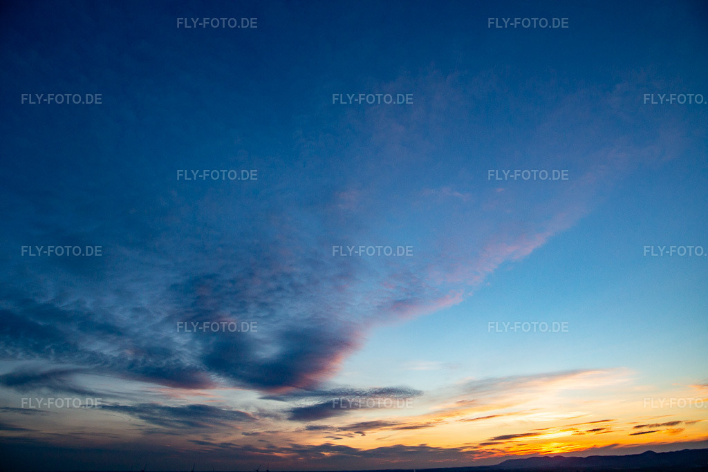 Luftbild: Horbachtal bei Sonnenuntergang im Ortsteil Mühlhofen in Billigheim-Ingenheim im Bundesland Rheinland-Pfalz in Deutschland. Foto: IMG_135910.jpg vom 18.01.2023 durch Werner Riehm/FLY-FOTO.de
