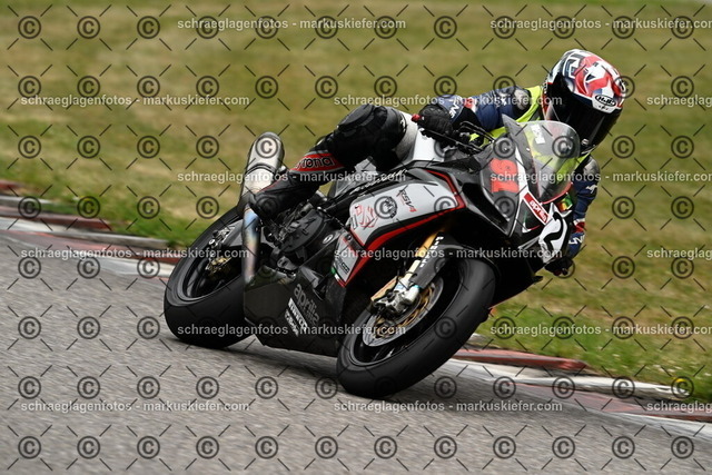 25bt02-1267 | markuskiefer.com - Realisiert mit Pictrs.com