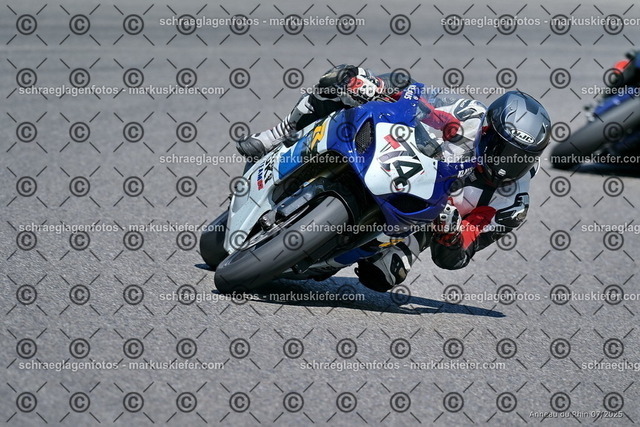 25bt04-0610 | markuskiefer.com - Realisiert mit Pictrs.com