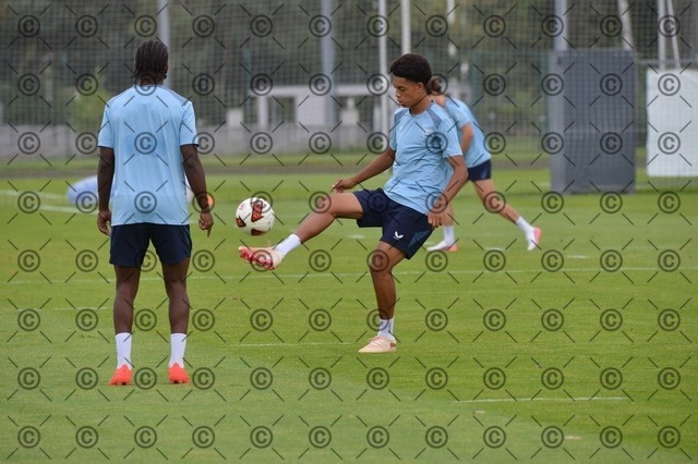 RGE_0070 | Hertha BSC, 2.Bundesliga, Herren, Fußball, Training auf dem Schenckendorffplatz, Montag 10.08. 2026, Saison 2026/27,  im Bild Jerome Diallo (Hertha BSC ),  Fotograf: Ralf Gebhardt - Realisiert mit Pictrs.com