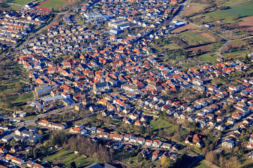 Luftbild: Ortsübersicht mit ASB-Seniorenheim 