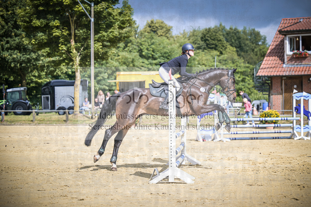DOS_3414 | Entdecke hochwertige Reitturnierfotos von Foto Oger. Professionell, emotional und authentisch – jetzt Lieblingsmomente im Shop bestellen.Deutschlandweite Turnierfotografie. - Realisiert mit Pictrs.com