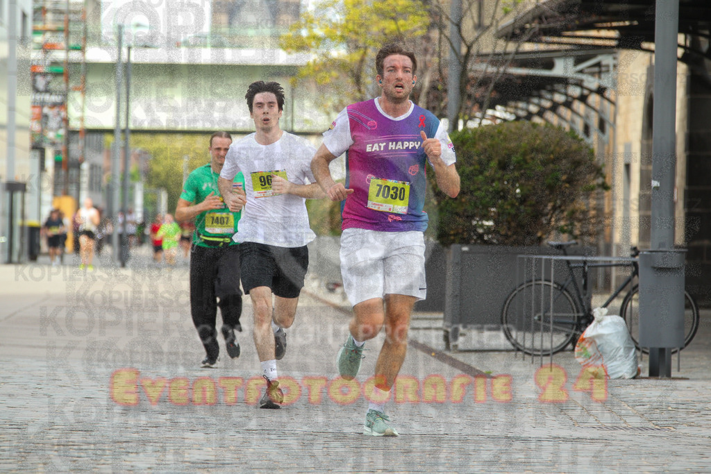 250920_1320_EV4_5251 | Sportfotografie im Rhein-Sieg Kreis, Köln, Bonn, NRW, Rheinland Pfalz, Hessen, etc. Unser Tätigkeitsfeld umfasst den Laufsport vom Volkslauf über den Marathon, Duathlon, Triathon bis zum Ultralauf wie Kölnpfad Ultra oder Schindertrail.