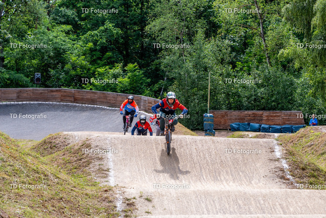 BayBMX2026-05476 | Fotogalerie von Thomas Dettweiler mit Eventbildern und lizenzfreien Fotos. Perfekt als Wandbild, für Büro, Website oder private Nutzung. - Realisiert mit Pictrs.com