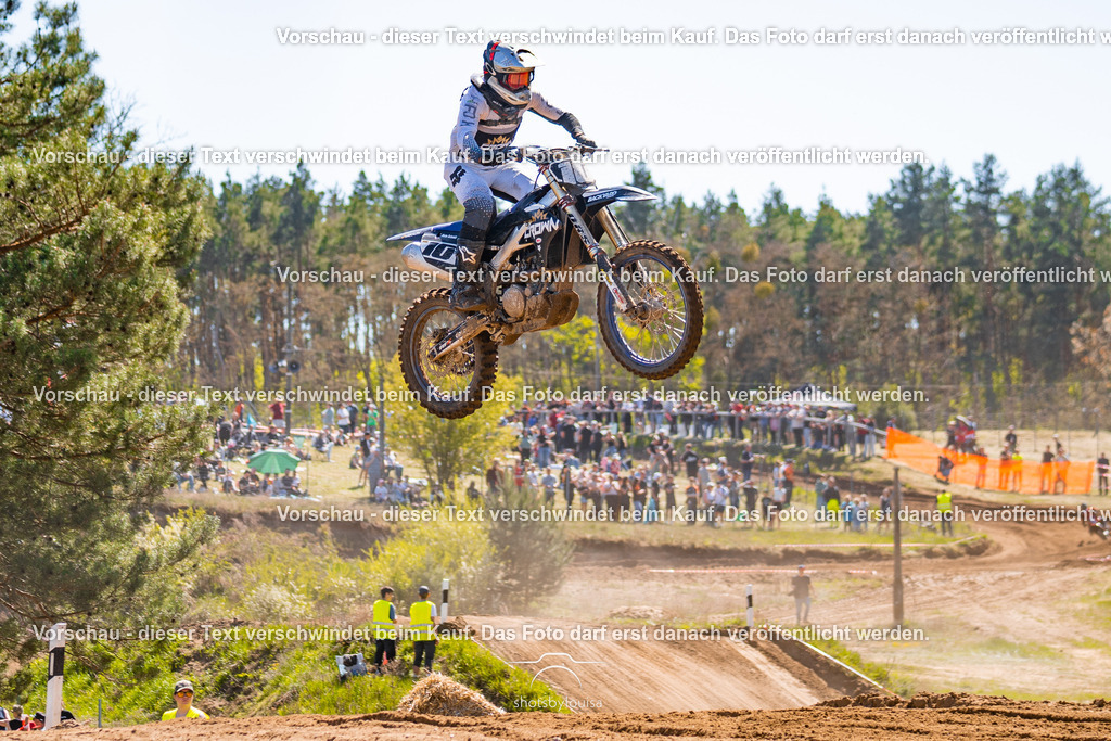 20260501_MCWriezen-3125 | Sportfotografin aus Berlin-Brandenburg mit Fokus auf Motocross. Ich halte deine sportliche Leistung und echte Emotionen auf und neben der Strecke professionell fest. Entdecke die Fotos von deinem Rennen und bestelle sie direkt hier im Shop.