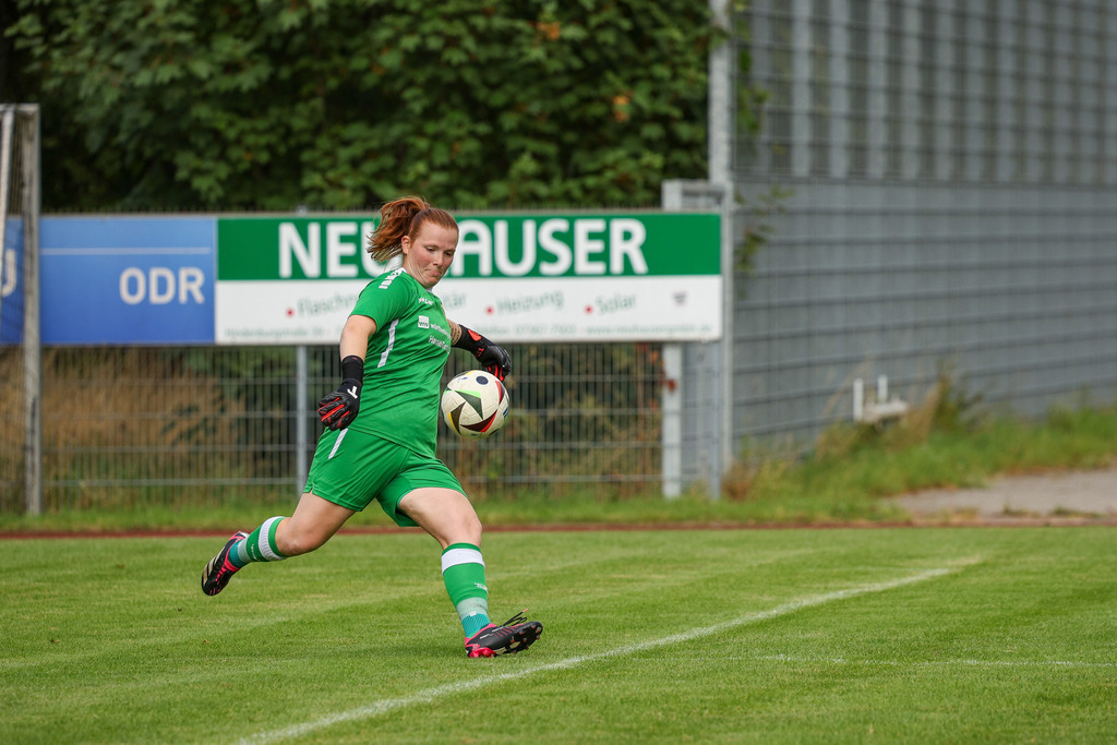 Fußball I FRAUEN I Saison 2025-2026 I Freundschaftsspiel I SGM Ebnat-Waldhausen - 1FC Heidenheim 1846 2 I_250823_3075 | Fotopresso – Sportfotografie in Heidenheim & Umgebung. Professionelle Sportfotografie für unvergessliche Momente. Dynamische Action-Shots, emotionale Szenen & hochwertige Bilder. - Realisiert mit Pictrs.com